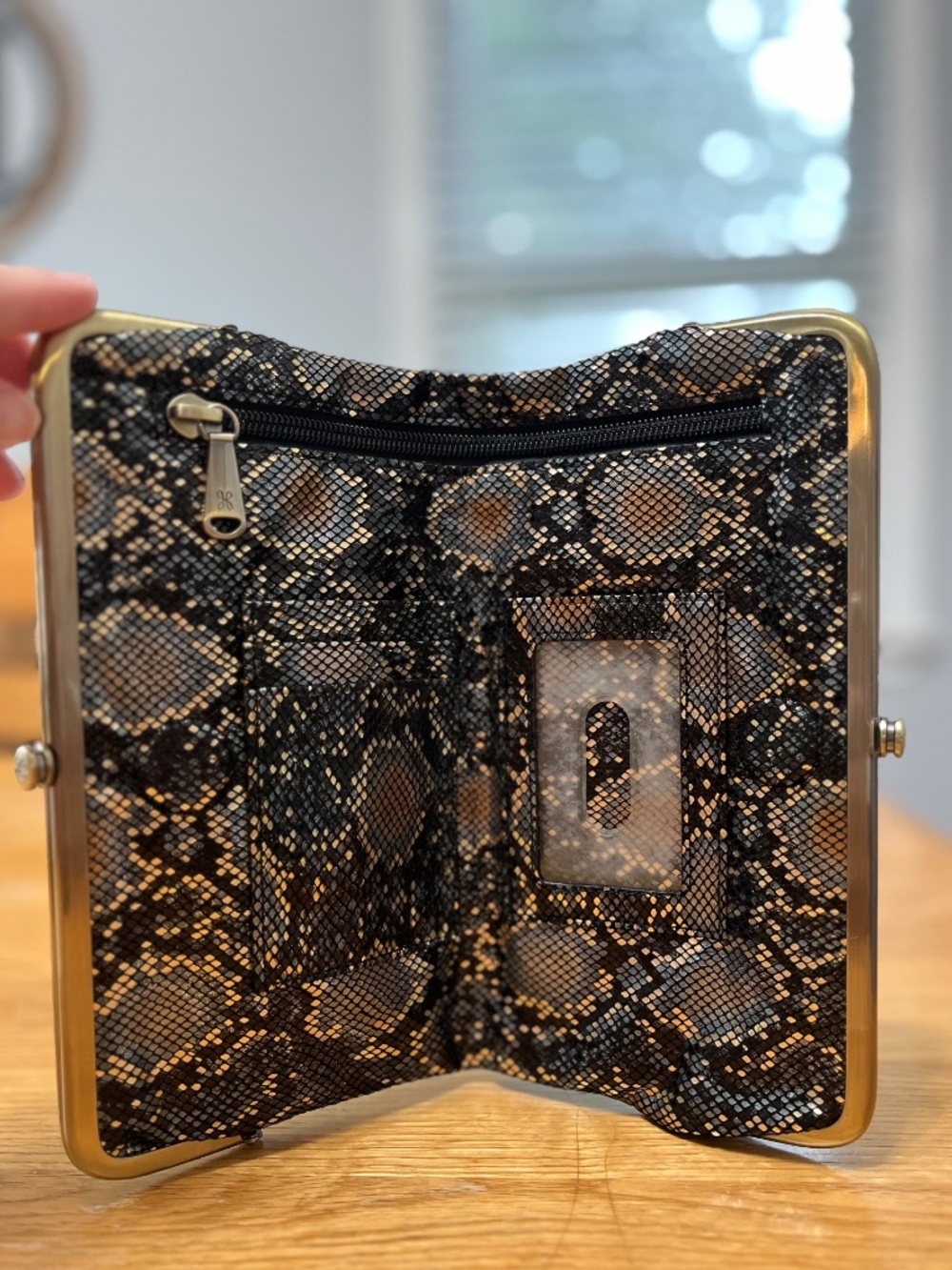 HOBO Lauren Wallet - Picture 2 of 5